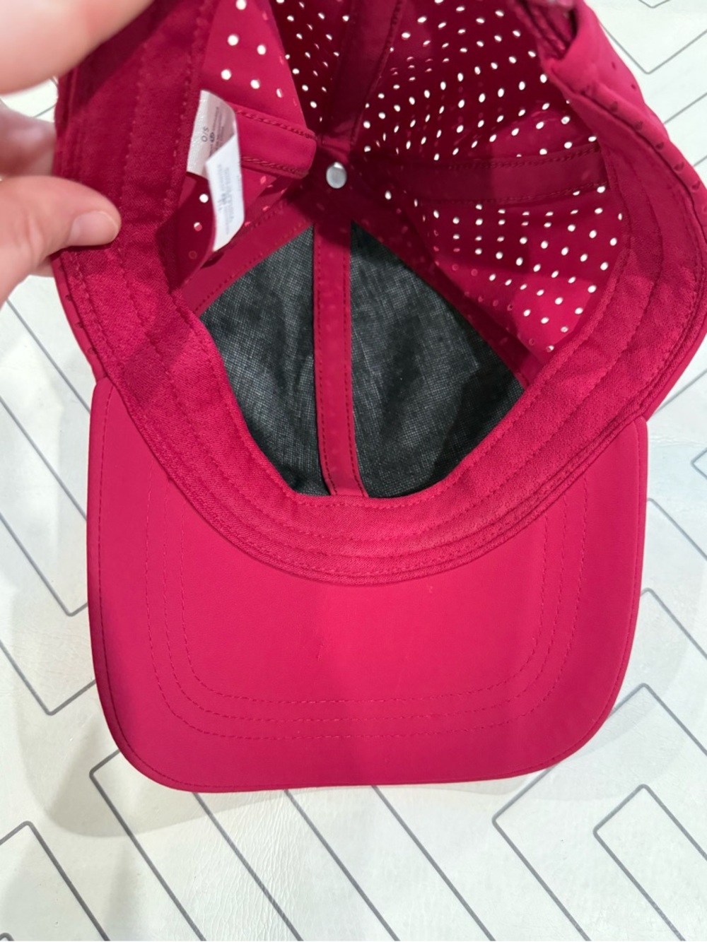 Lululemon Raspberry Reflector Hat - Picture 9 of 11